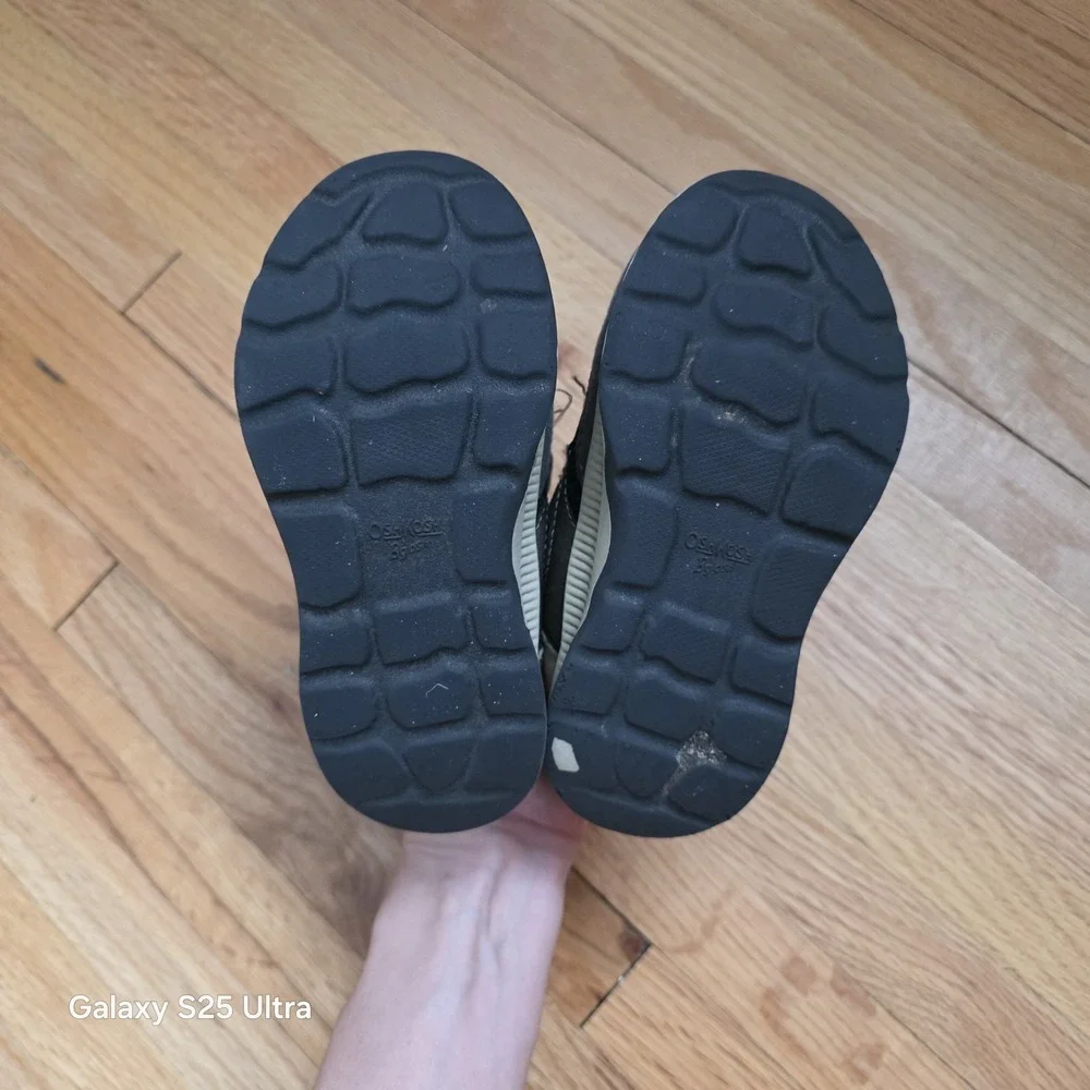 EUC‎ OshKosh Toddler Sz 8 Brown Winter Shoes